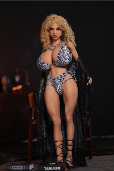 Senla comes from Germany and has a curvaceous and attractive figure, as well as a full and proud chest. She has a hot figure and is obedient and sensible.